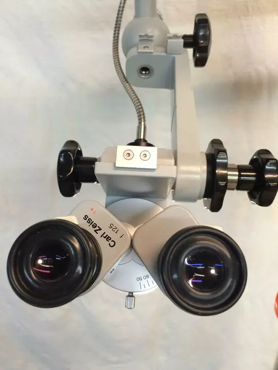 ZEISS Opmi 1-FC Ophthalmic Microscope