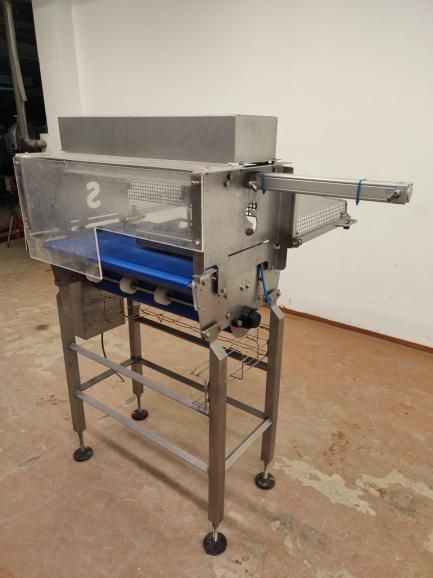 Schutte tray separator