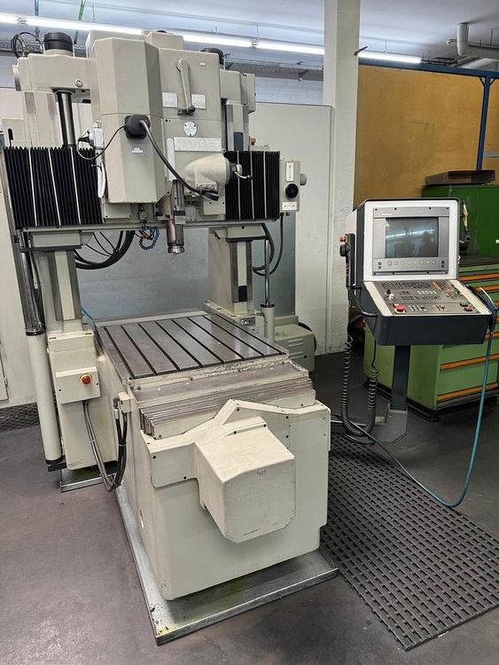 Hauser M5-CNC max. 230 mm 2000 rpm