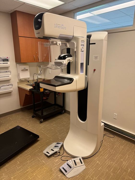 Hologic Dimensions 3D Tomo Mammo