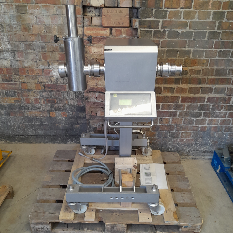 Sesotec Liquiscan, Vacuum Filler + Metal Separator