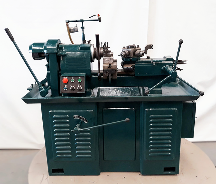 STEEL LALHE WITH BORING HEADS