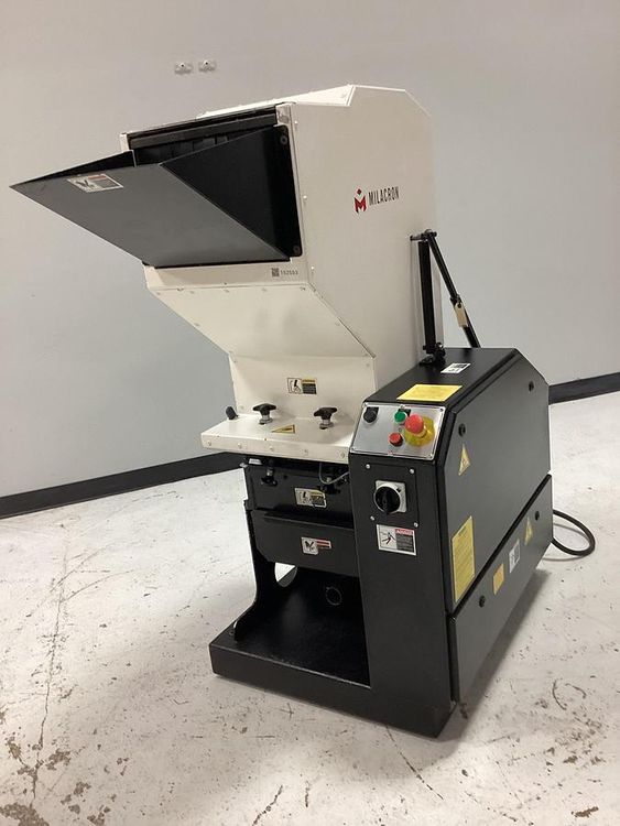 Milacron MG-814 Grinder Granulator Plastic