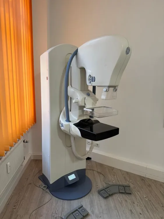 GE Senograph Essential Mammography