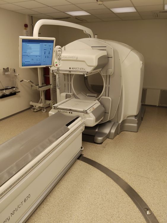 GE Discovery 670 NM/CT 16 slice