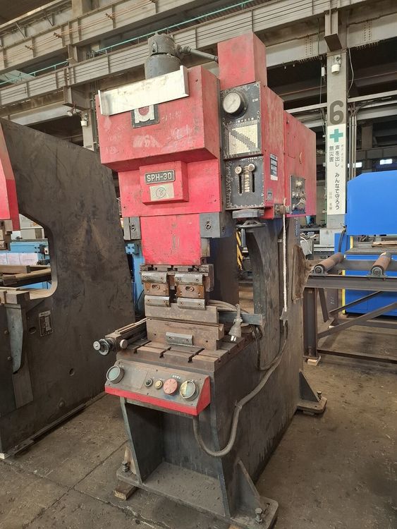 Amada SPH-30C 30 t