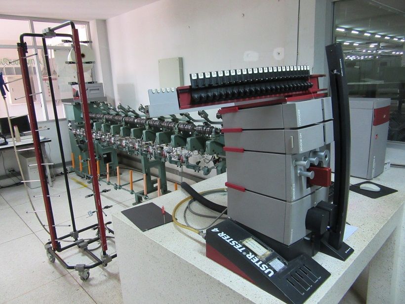 Uster UT4 Yarn testing machine