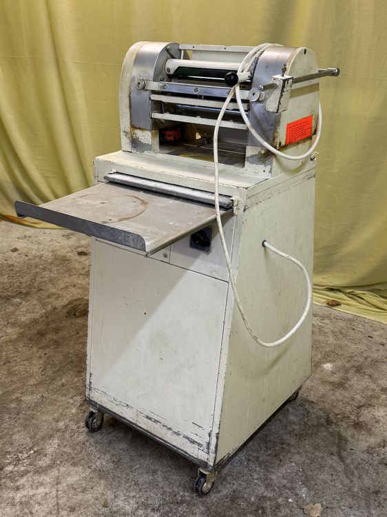 Fritsch Rollex  Croissant wrapping machine / wrapper