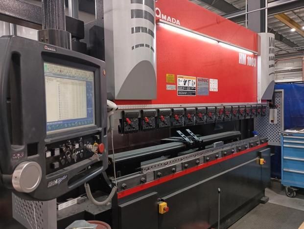 Amada HM1003 100 Ton