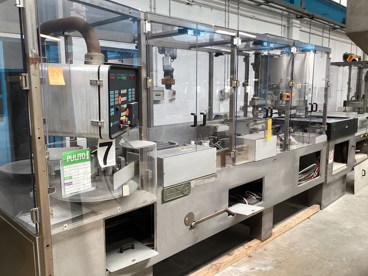 Sarong Liquid Filling and Closing Machine