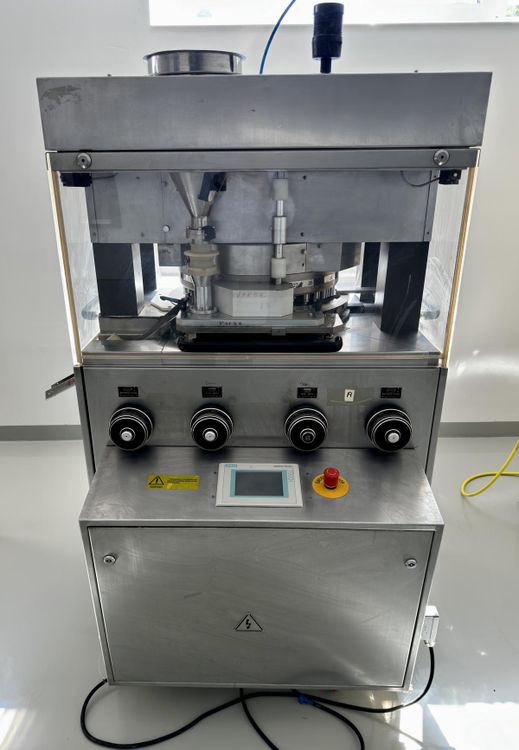 In Pharma Trade B.V. ZP 3033 Double press Tablet press