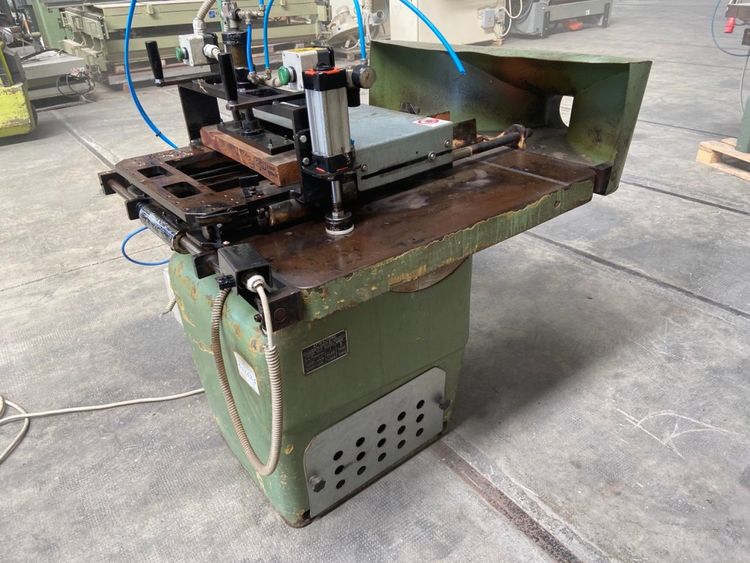 Spindle moulder