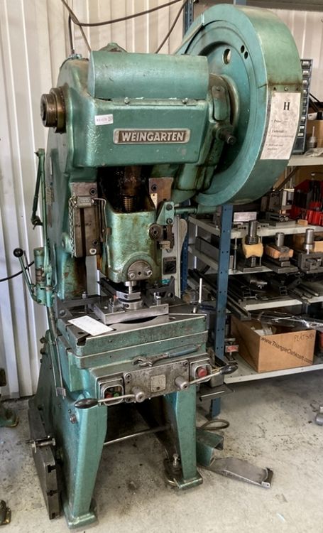 EXCENTRIC PRESS 27 TON