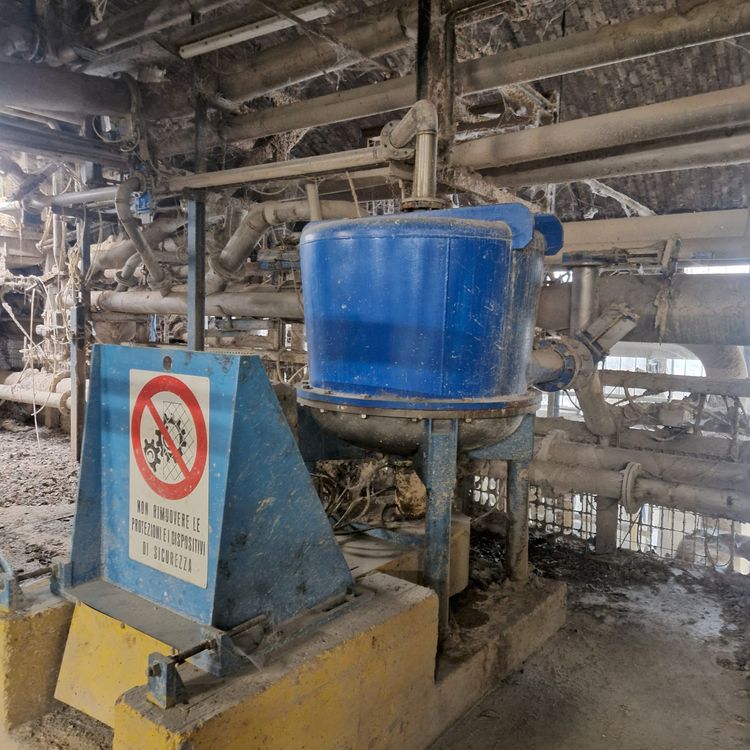 2 Kadant 4mm  & 1.6mm dia screens