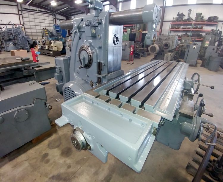 K & T Milling Machine Horizontal