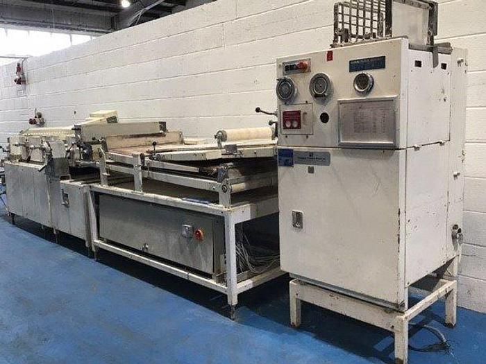 König Long moulder and tray loader