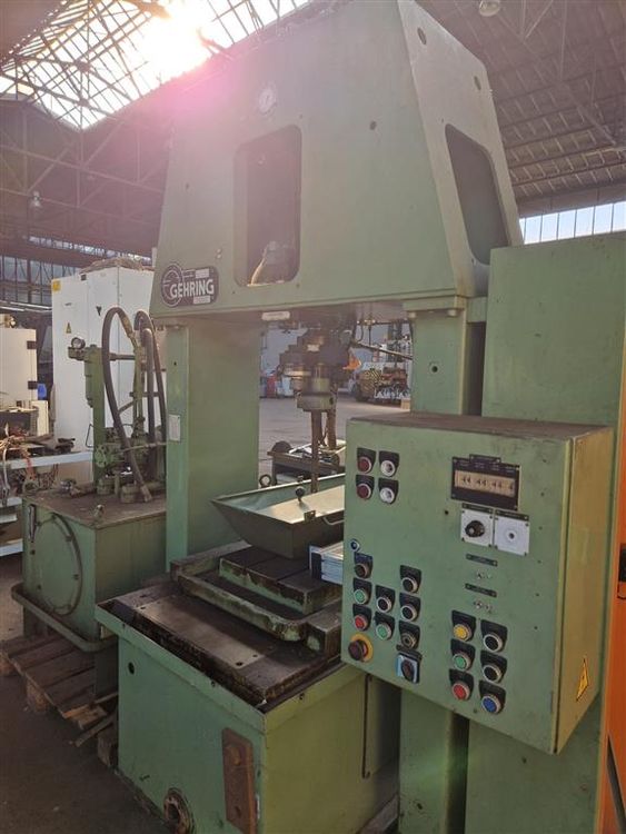 Gehring P350-31P Vertical honing machine – internal