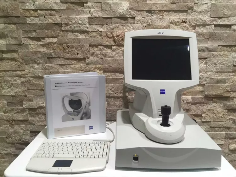 Carl Zeiss Atlas 9000 Corneal Topographer
