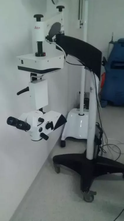 Leica M220 F12 Ophthalmic Microscope