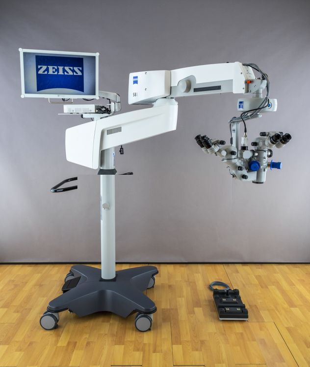 ZEISS OPMI Lumera T, S88 Ophthalmic Operating Microscope