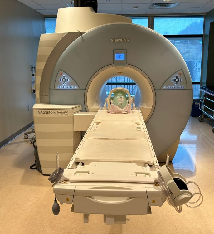 Siemens Avanto 1.5T 18CH MRI Scanner