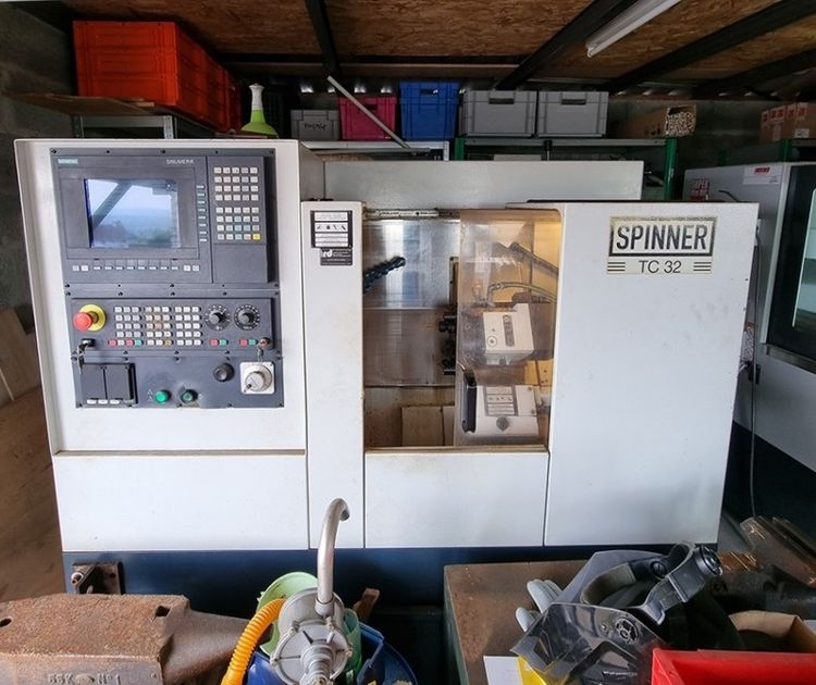 Spinner SIEMENS 810 D 8000 U/min TC 32 3 Axis