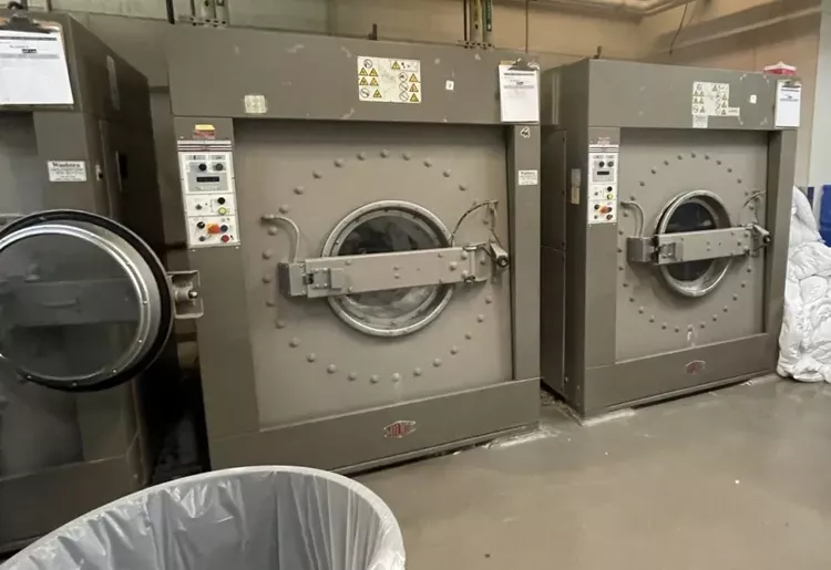 Milnor 42032F7J 170lb Washer