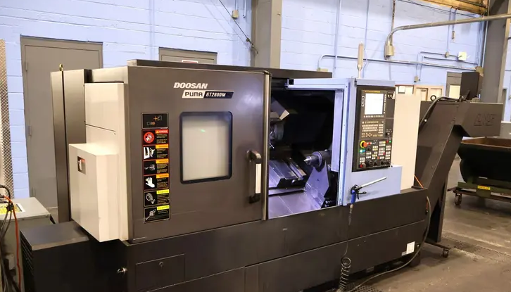 Doosan FANUC OiTF CNC control with Doosan EZ Guide i conversational programming 3500 RPM PUMA GT2600M 2 Axis
