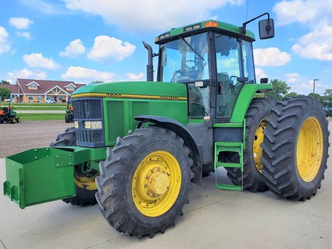 John Deere 7800 Tractor 0041