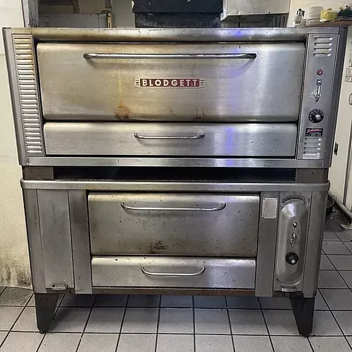 Blodgett 1048/1000 Double Stack Natural Gas Pizza Ovens