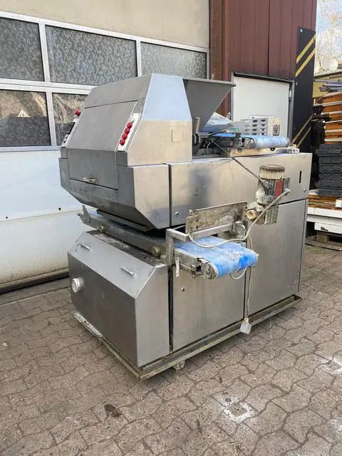 Werner & Pfleiderer TM 700-A 4 chamber dough weigher