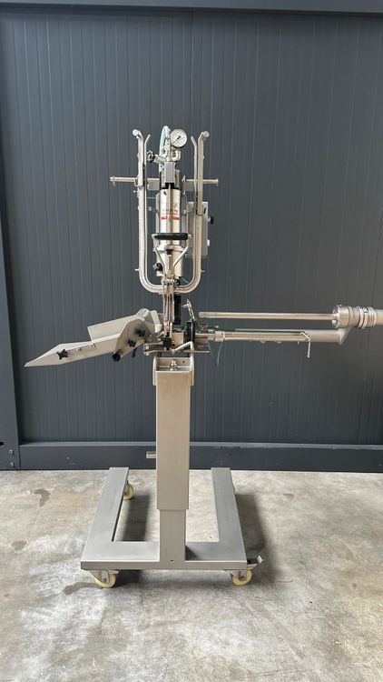 Tipper Tie DCM 90 Klipper semi-automatic machine