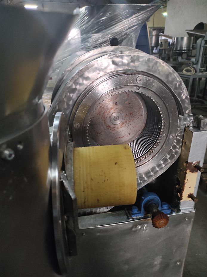 REF1745 DICING MACHINE FOR PEPPERS Machine for cutting peppers into