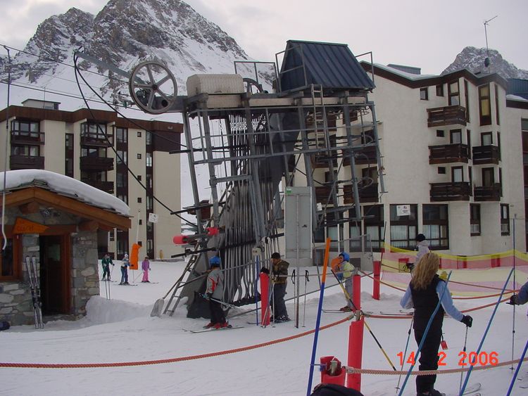 detachable grip ski lift