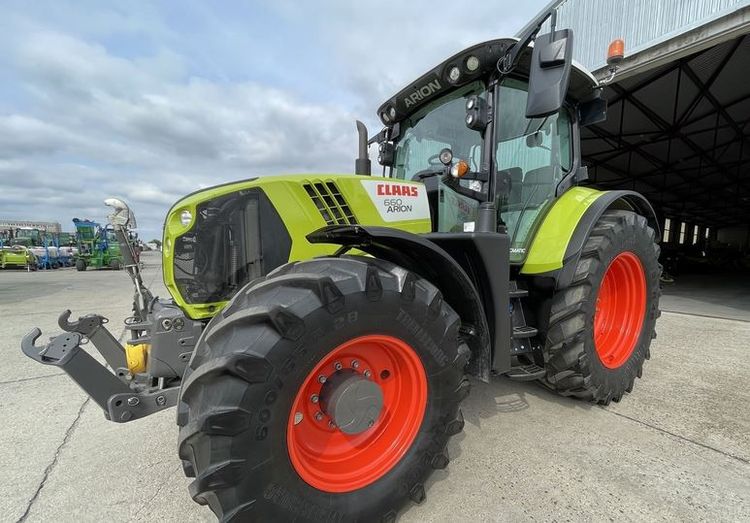 Claas arion 660 tractor