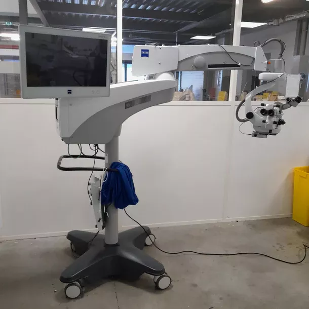 ZEISS Lumera 700 Operating Microscope