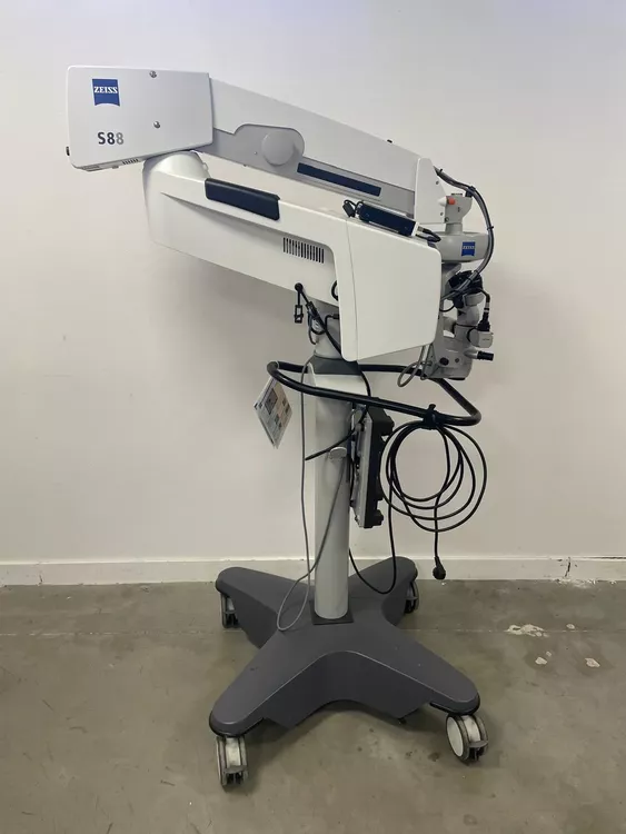 ZEISS Lumera T Operating Microscope