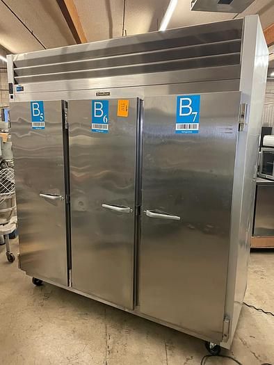 Traulsen G30011, Triple Door Refrigerator