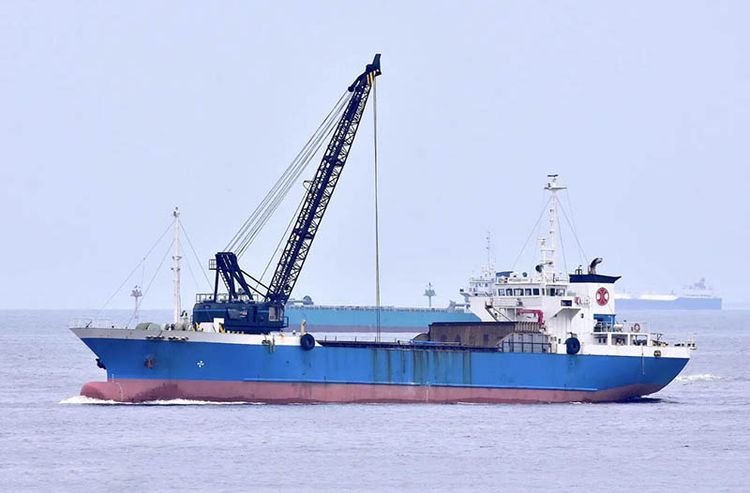 Yamanaka SAND CARRIER VESSEL (BOX HOLD WITH CRANE) ABT 2100DWT