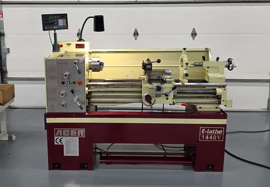 Acer Engine Lathe 2000 RPM (Infinitely Variable) 1440V