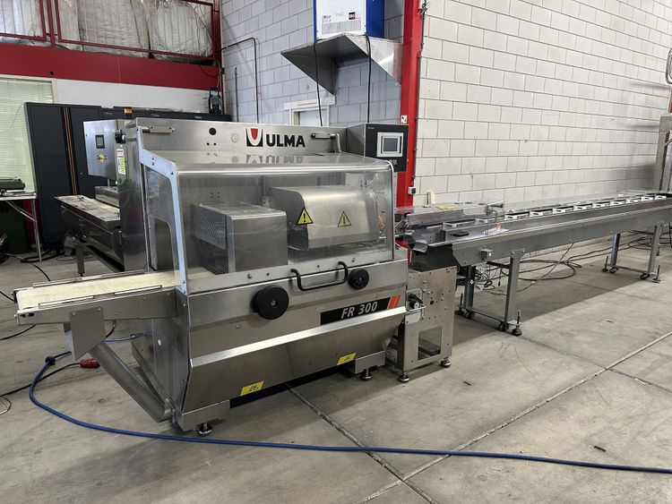 Ulma FR-305 flowpacking line
