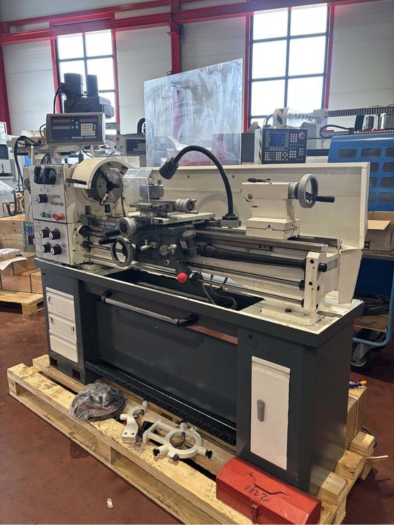 Engine Lathe 2,000 RPM CO636N/D2
