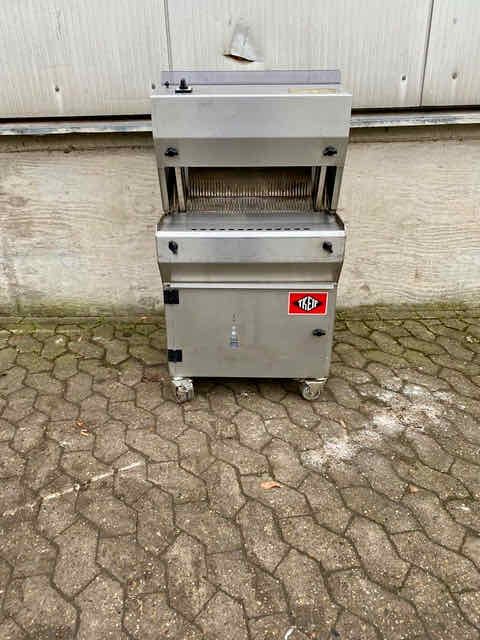 Treif Dachs bread slicer