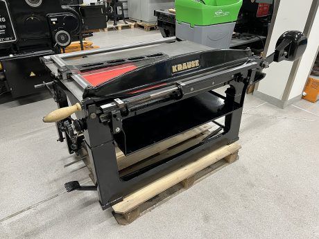 Karl, Krause Bookbinding guillotine with a roll holder
