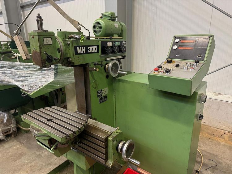 Maho MH 300 Vertical 2,000 rpm