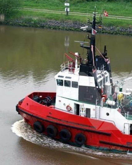 Twin Screw Conventional Tug 33 m / 41 t BP  Deadweight: 263 t