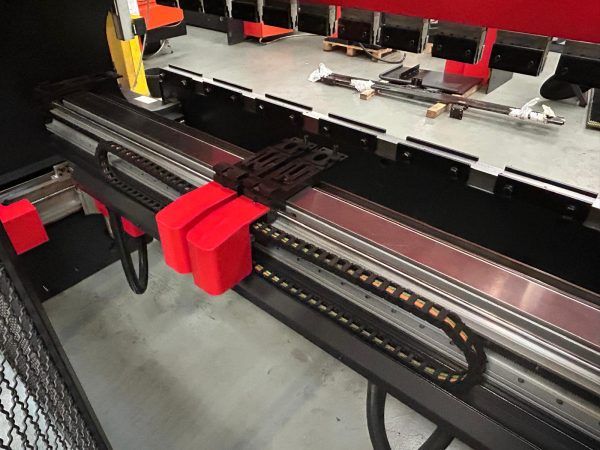 Amada HFE MK2 100 x 3000 100 tons