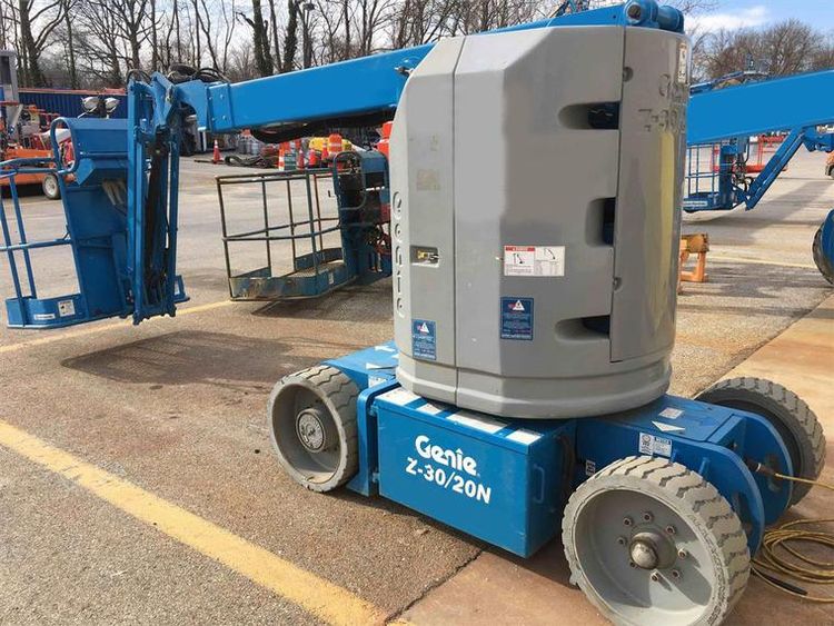 Genie Articulating Boom Lift
