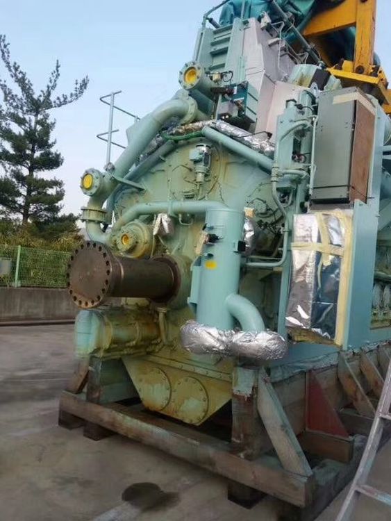 2 MAN 14V 32/40 STX MAN 14V 32 / 40 marine propulsion engine