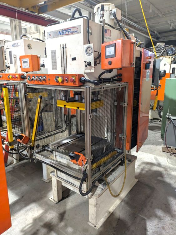 Neff D30-7-5HS Press 29.4 tons at 3,000 psi